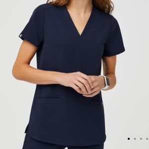 Figs Casma Three-Pocket Scrub Top